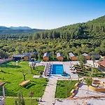 Kairos Hotel 4*